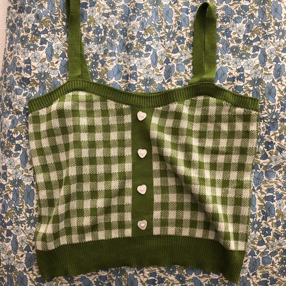 NWOT 90’s vibe crop top heart buttons checkered - Picture 2 of 2